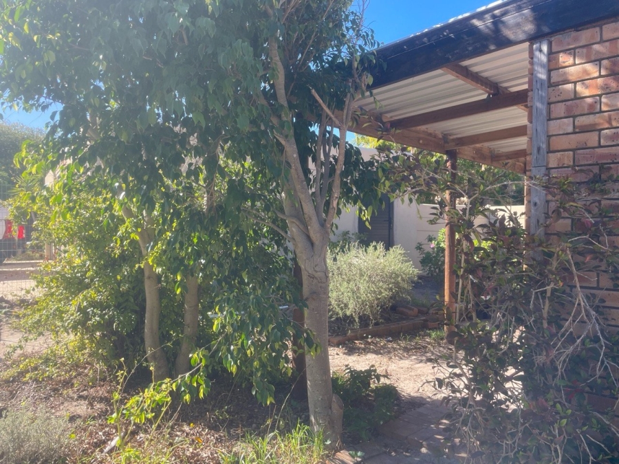 To Let 2 Bedroom Property for Rent in Crofters Valley Western Cape